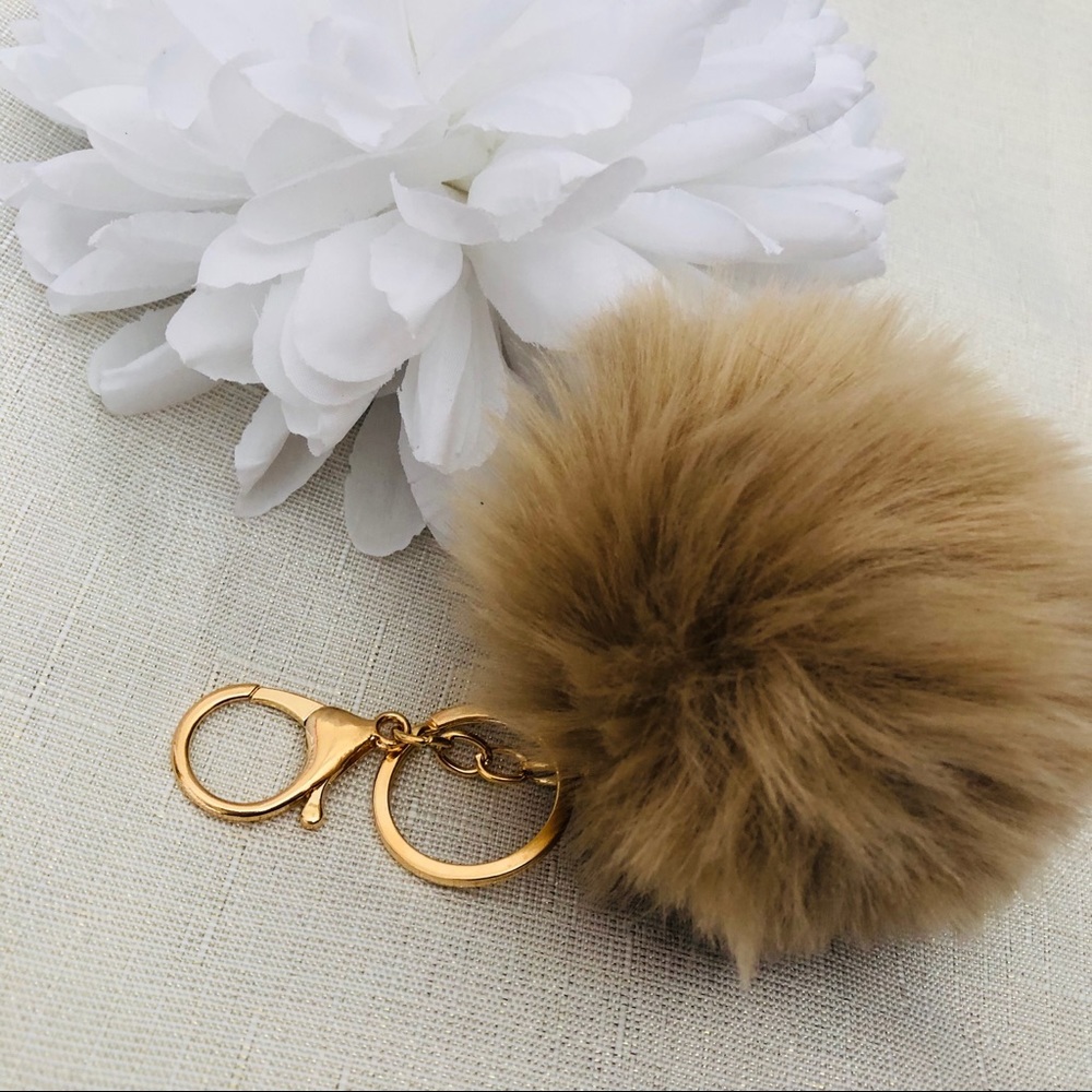 Pompom Keychain in light brown and gold
